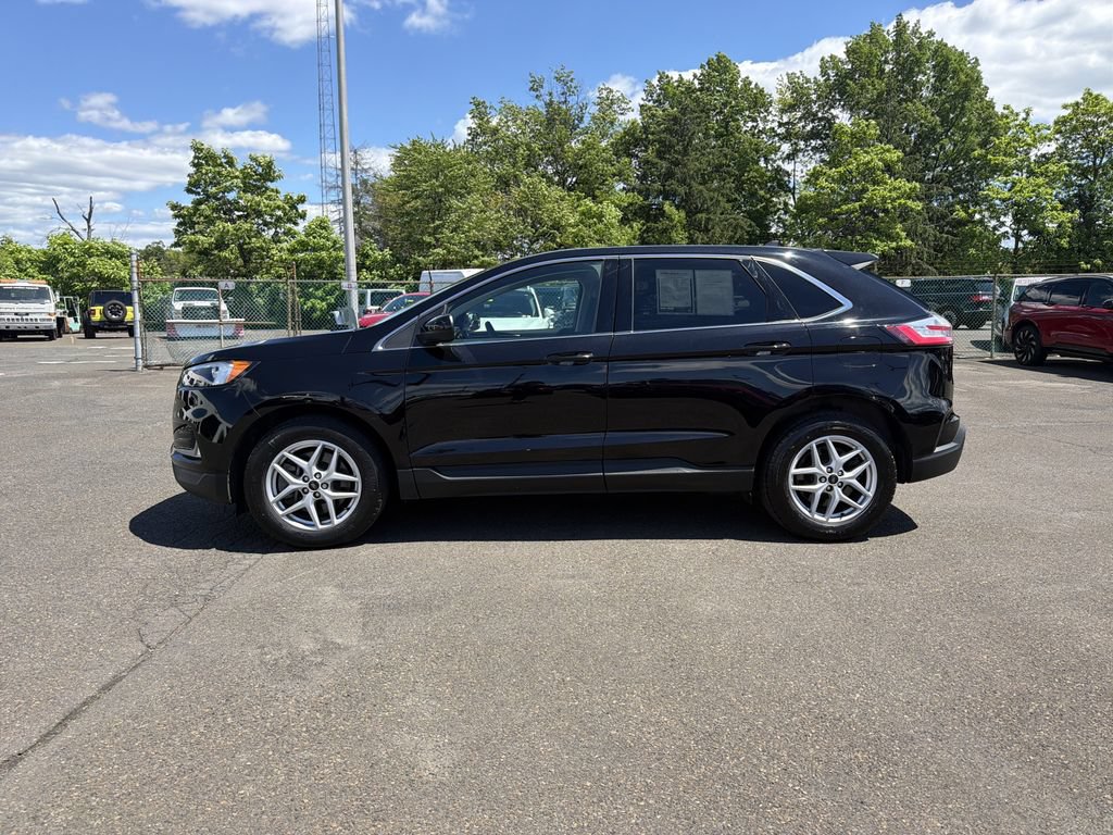 Used 2023 Ford Edge SEL w/ Convenience Package AWD/4WD image 3