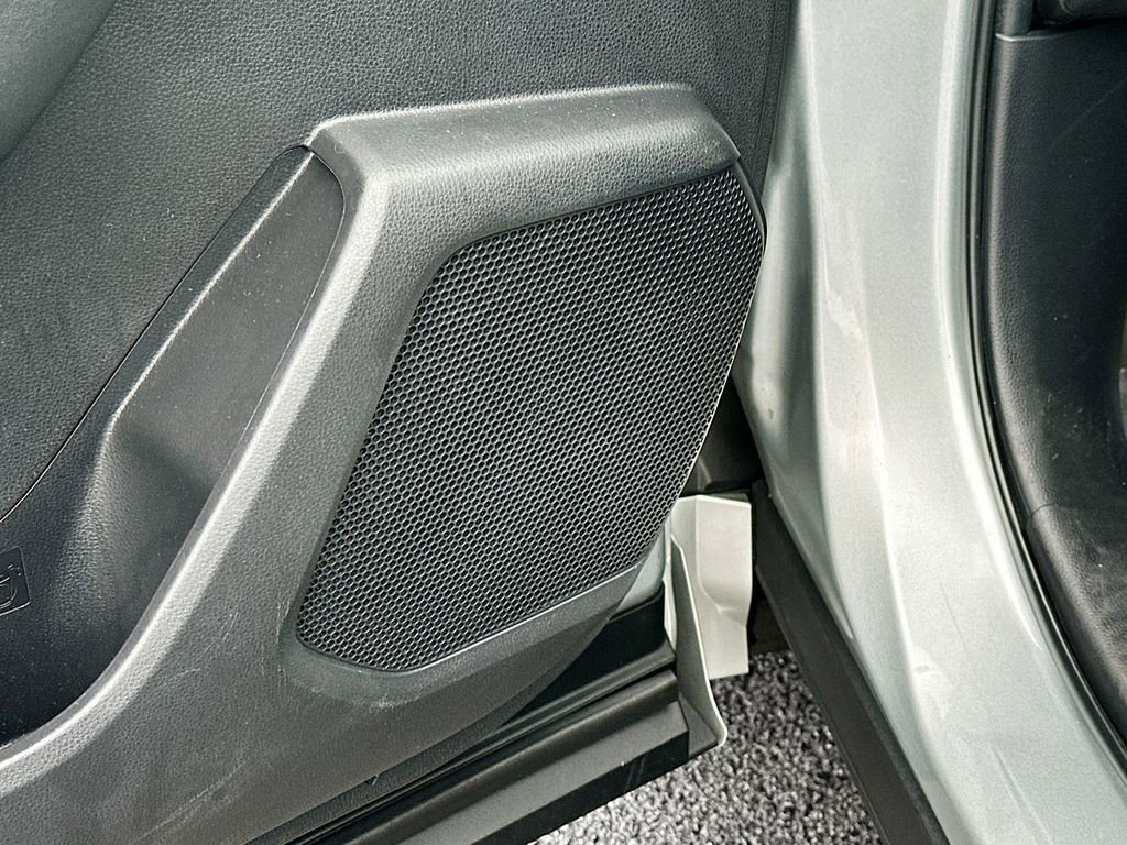 Used 2024 Toyota Highlander LE AWD/4WD image 26