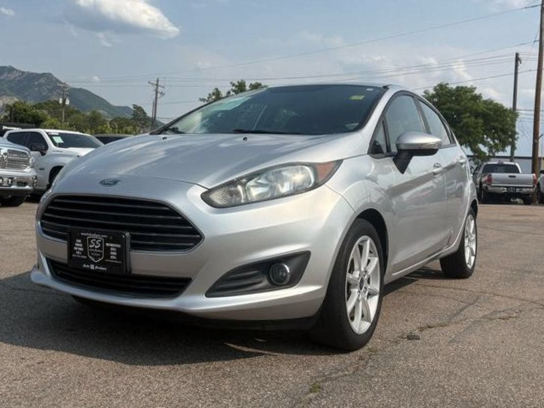 Used 2015 Ford Fiesta SE w/ Equipment Group 201A FWD image 2