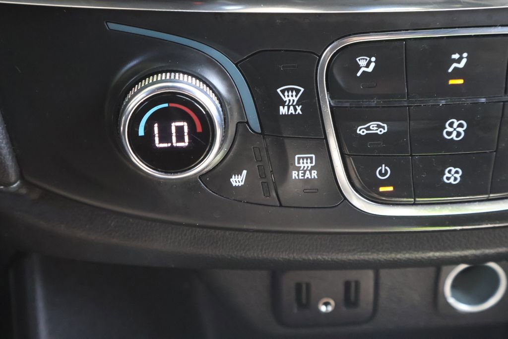 Used 2023 Chevrolet Traverse LT AWD/4WD image 19