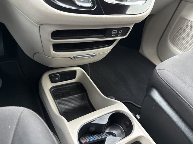 Used 2018 Chrysler Pacifica LX image 19