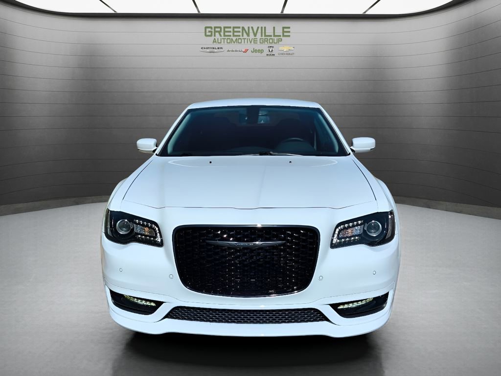 Used 2022 Chrysler 300 Touring L RWD image 8