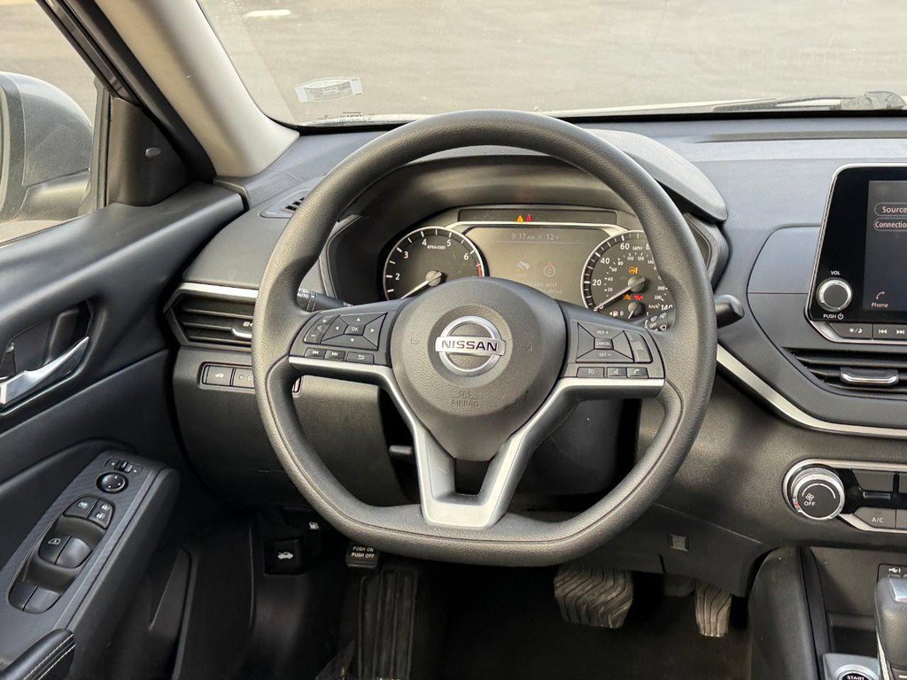 Used 2022 Nissan Altima 2.5 SV image 15