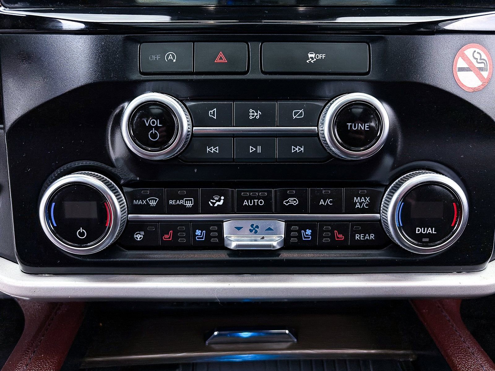 Used 2023 Ford Expedition Limited image 25