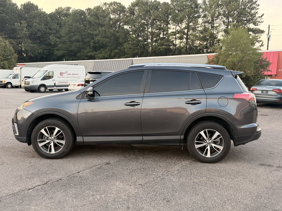 Used 2016 Toyota RAV4 XLE w/ Convenience Package AWD/4WD image 8