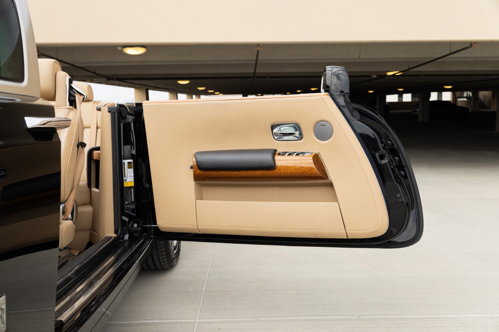 Used 2009 Rolls-Royce Phantom Drophead Coupe RWD image 50