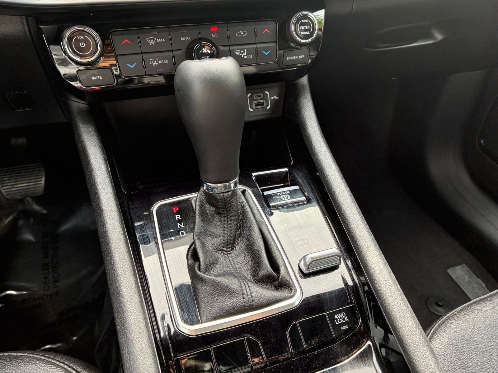 Used 2025 Jeep Compass Limited image 42