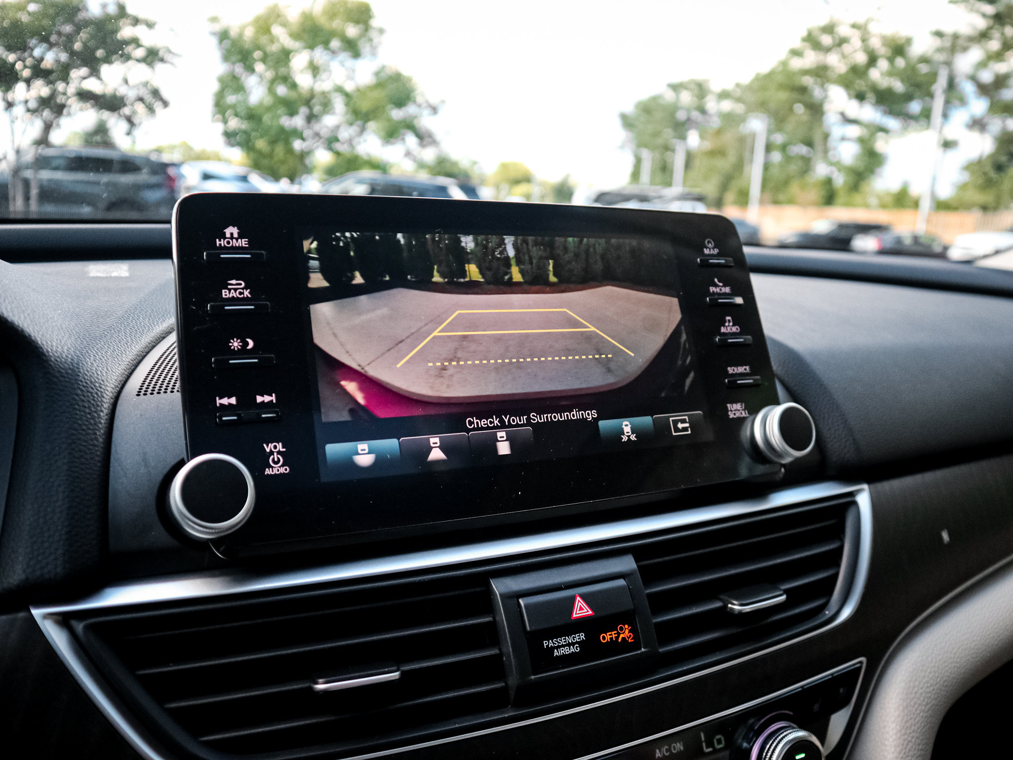 Used 2018 Honda Accord Touring image 25