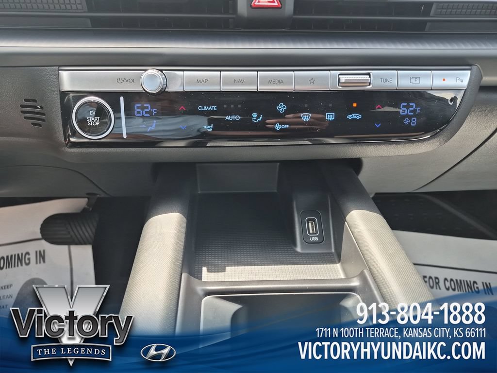 Used 2025 Hyundai Ioniq 6 SE RWD image 18