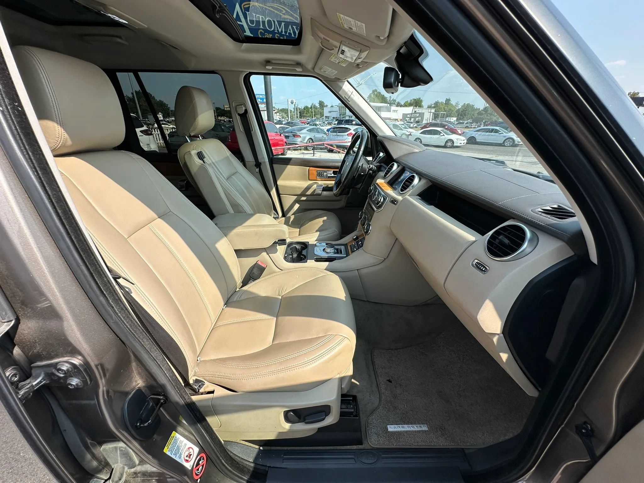 Used 2015 Land Rover LR4 HSE LUX AWD/4WD image 12
