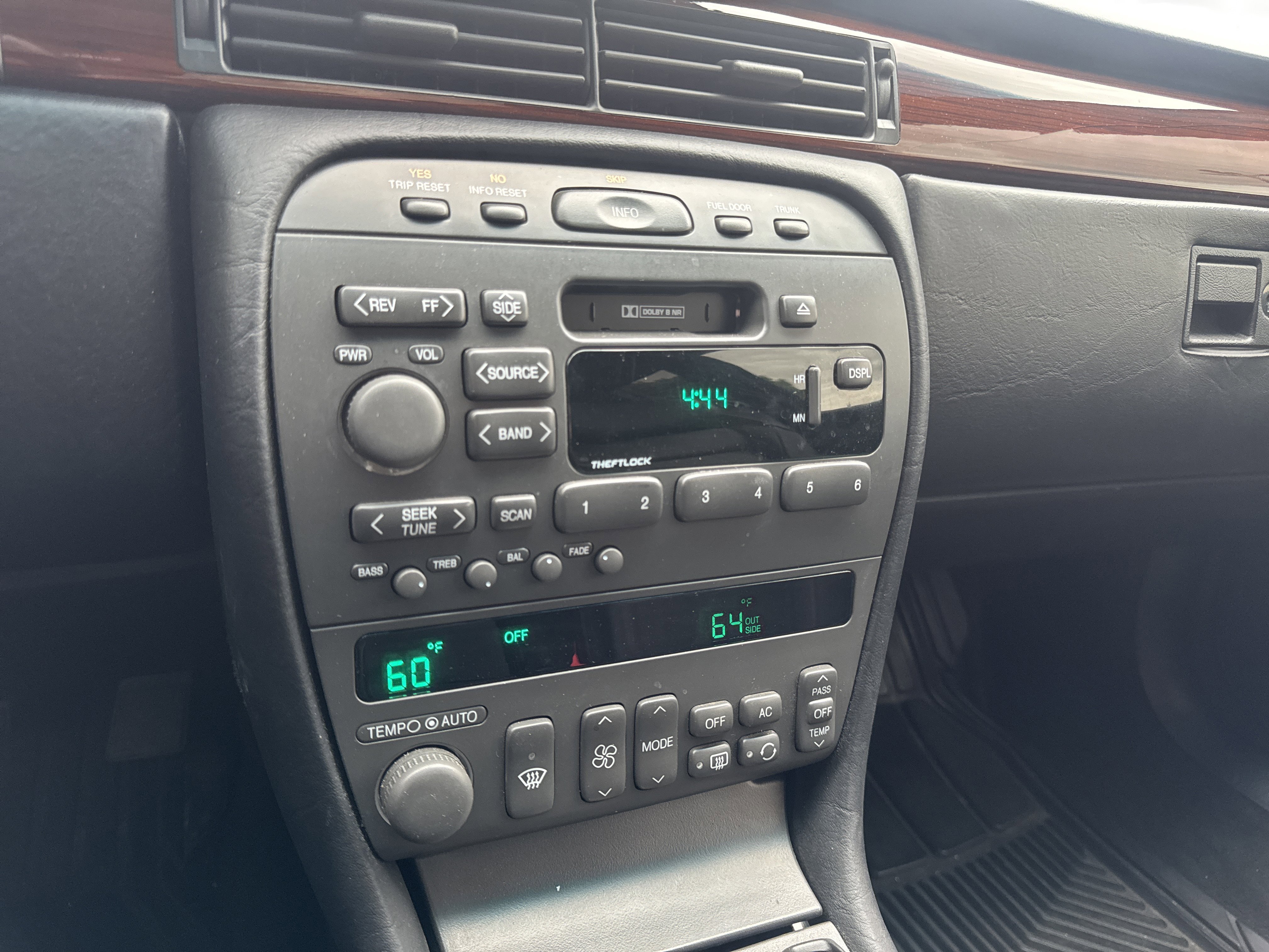 Used 1999 Cadillac Eldorado w/ Comfort/Convenience Pkg FWD image 26