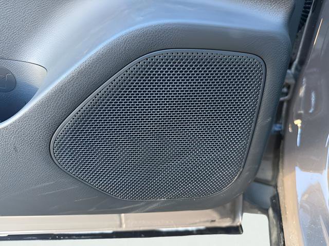 Used 2025 Nissan Rogue SV image 13