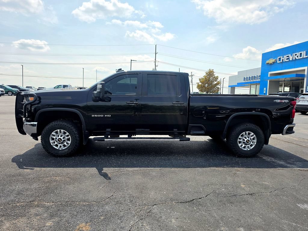 Used 2024 Chevrolet Silverado 2500 LT w/ Convenience Package AWD/4WD image 3