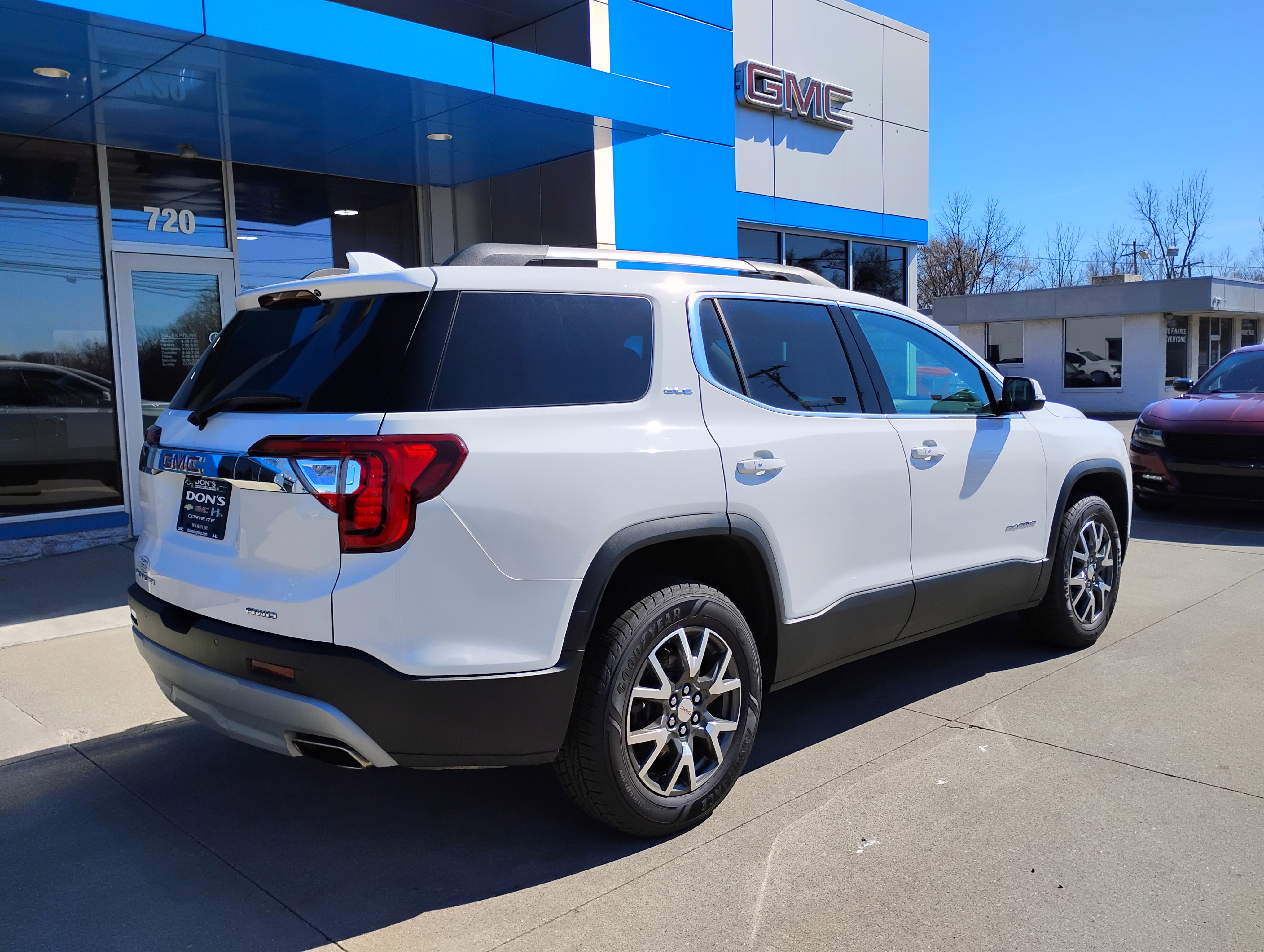 Used 2022 GMC Acadia SLE w/ Driver Convenience Package image 37