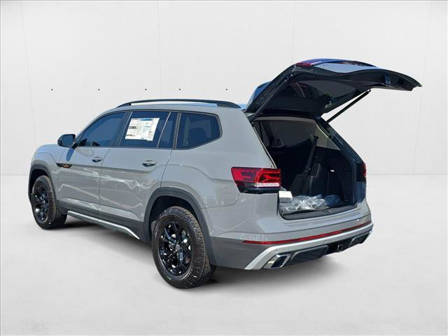 New 2026 Volkswagen Atlas Peak Edition image 2