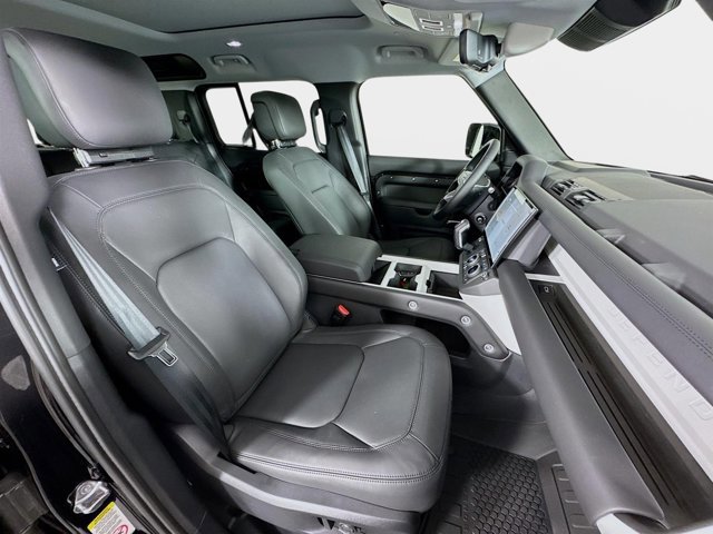 Used 2026 Land Rover Defender 110 X-Dynamic SE image 30