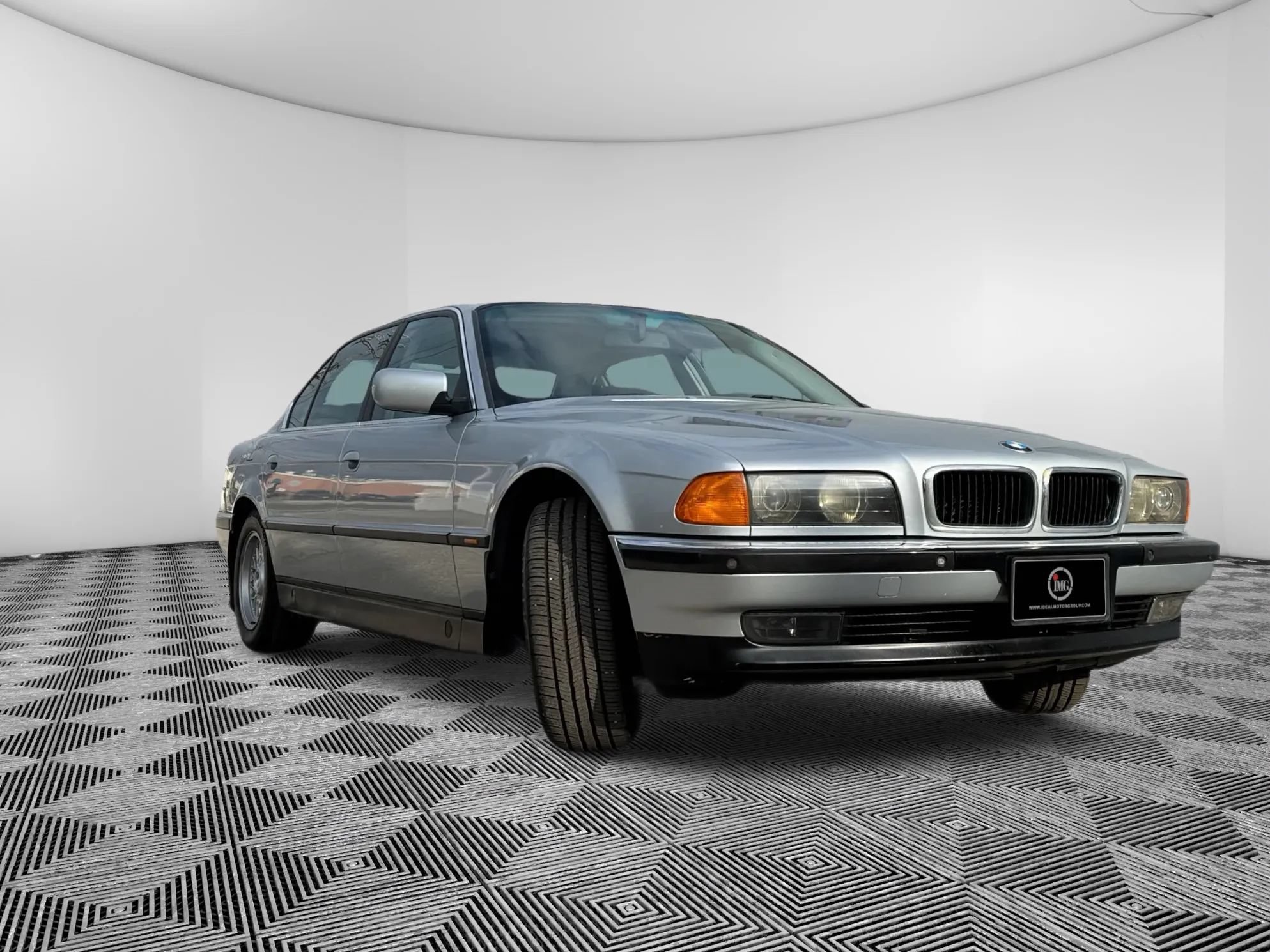 Used 1998 BMW 740iL RWD image 4