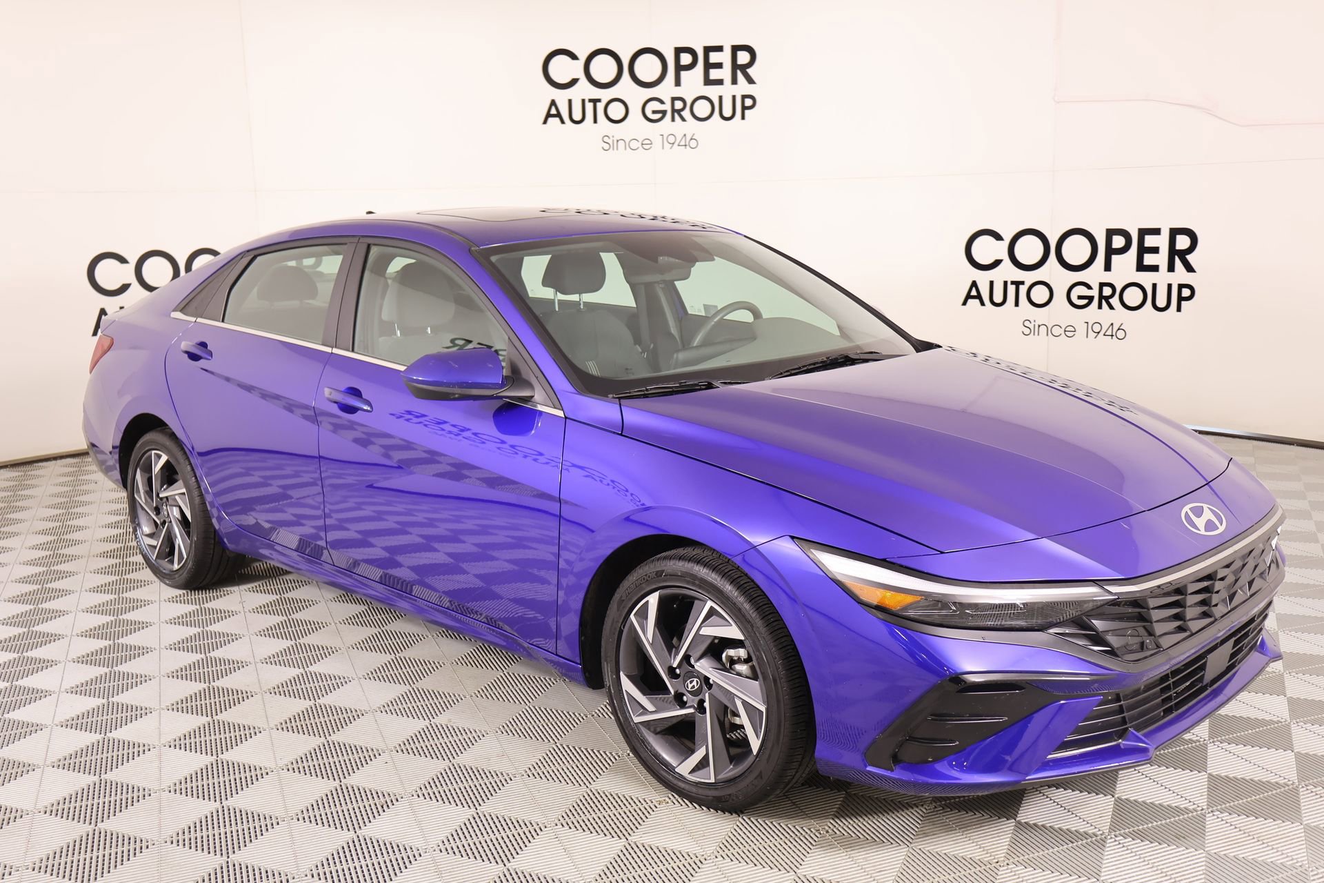 Certified 2025 Hyundai Elantra SEL image 1