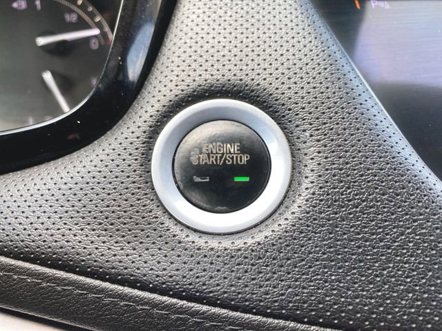 Used 2018 Cadillac XT5 Premium Luxury AWD/4WD image 17