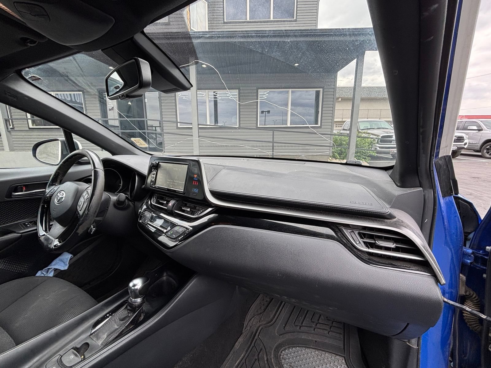 Used 2018 Toyota C-HR XLE FWD image 14