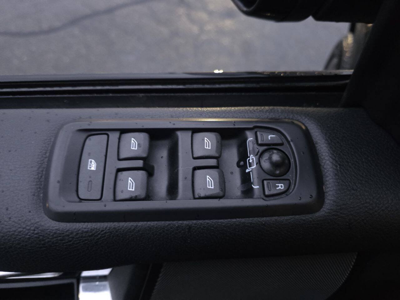 Used 2010 Land Rover LR4 HSE LUX AWD/4WD image 19