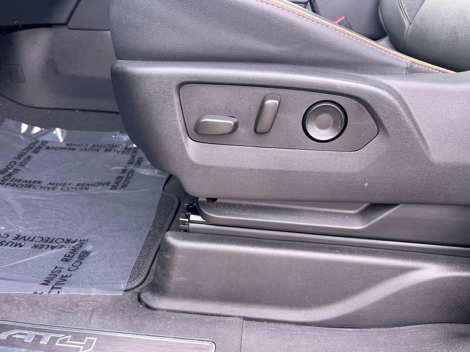 Used 2023 GMC Yukon XL AT4 w/ AT4 Premium Package image 13