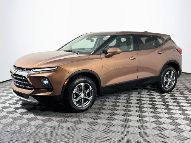 Used 2023 Chevrolet Blazer LT w/ Driver Confidence Package FWD image 4