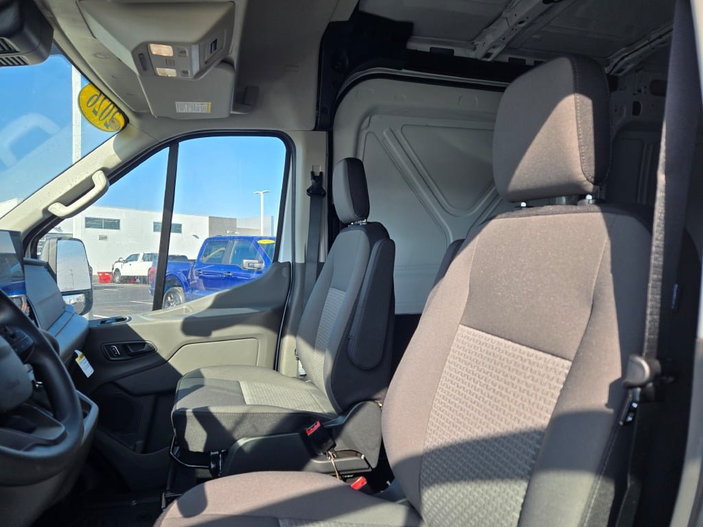 New 2026 Ford Transit 250 148 Medium Roof RWD image 17