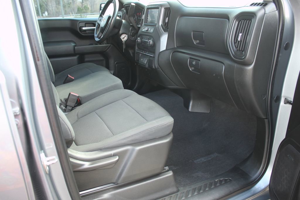 Used 2020 Chevrolet Silverado 1500 Custom w/ Custom Value Package image 5