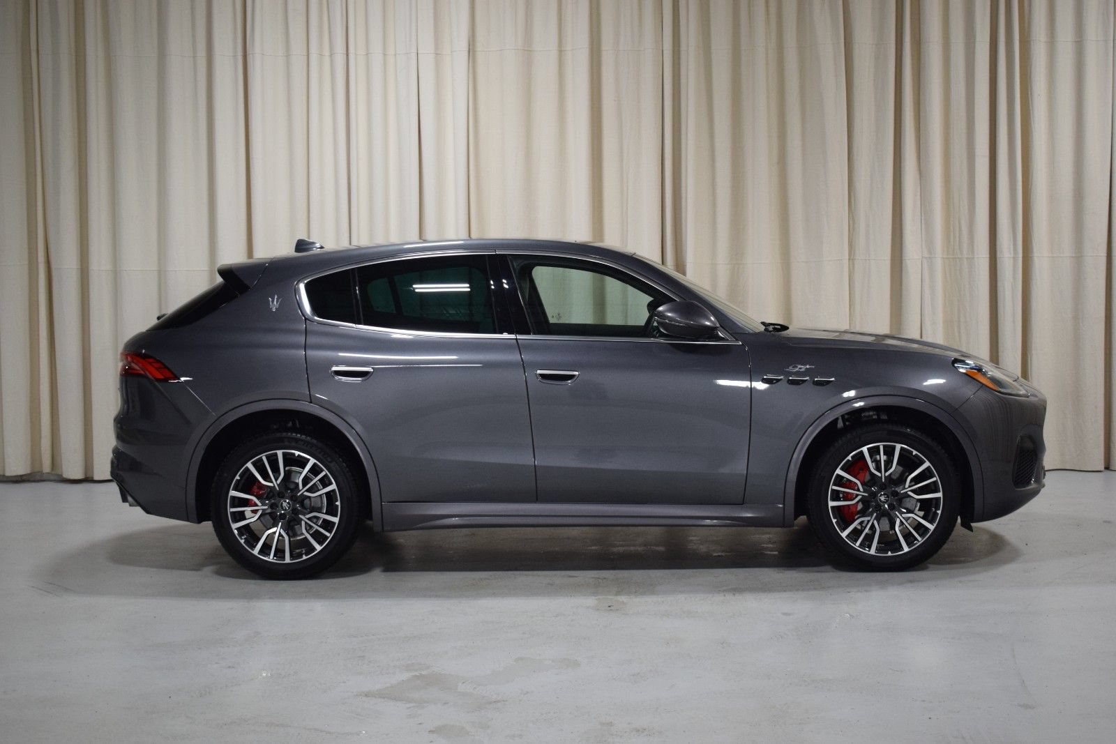 Certified 2024 Maserati Grecale Modena AWD/4WD image 16
