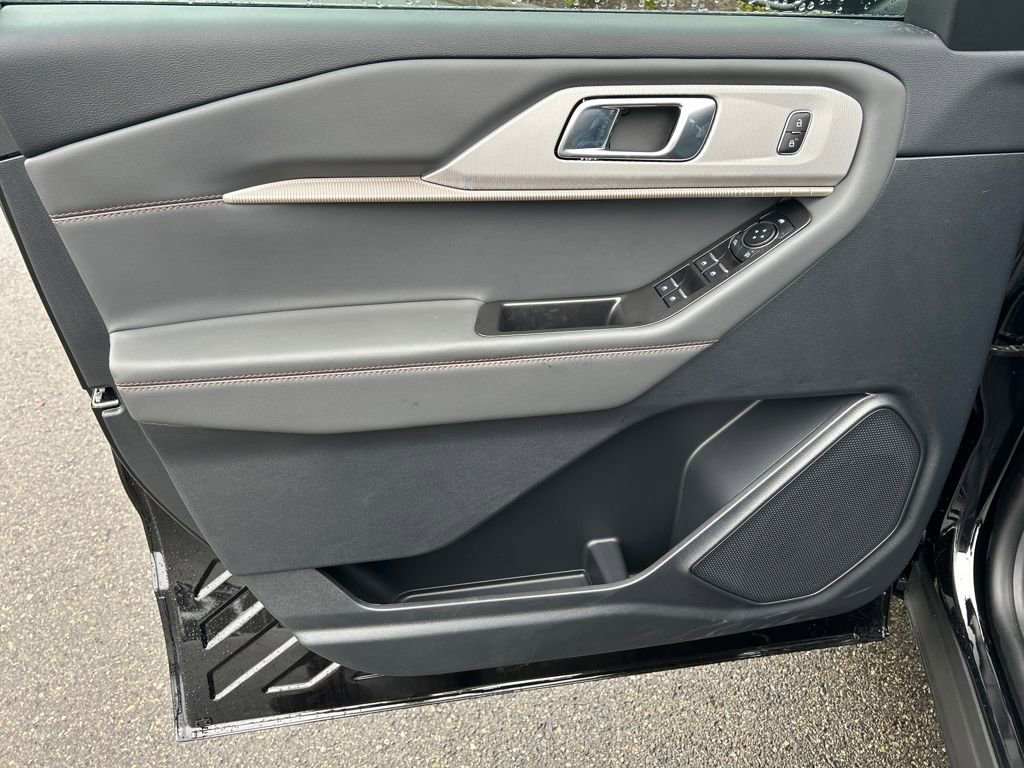 New 2026 Ford Explorer Active w/ Active Comfort Package image 13