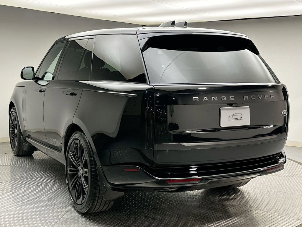 Certified 2023 Land Rover Range Rover SE image 11