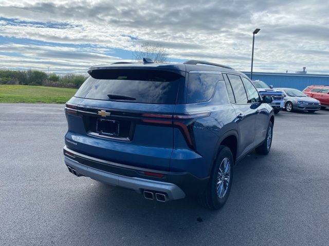 Used 2025 Chevrolet Traverse LT FWD image 10