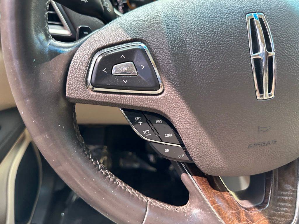 Used 2016 Lincoln MKX Reserve w/ Technology Package FWD image 28