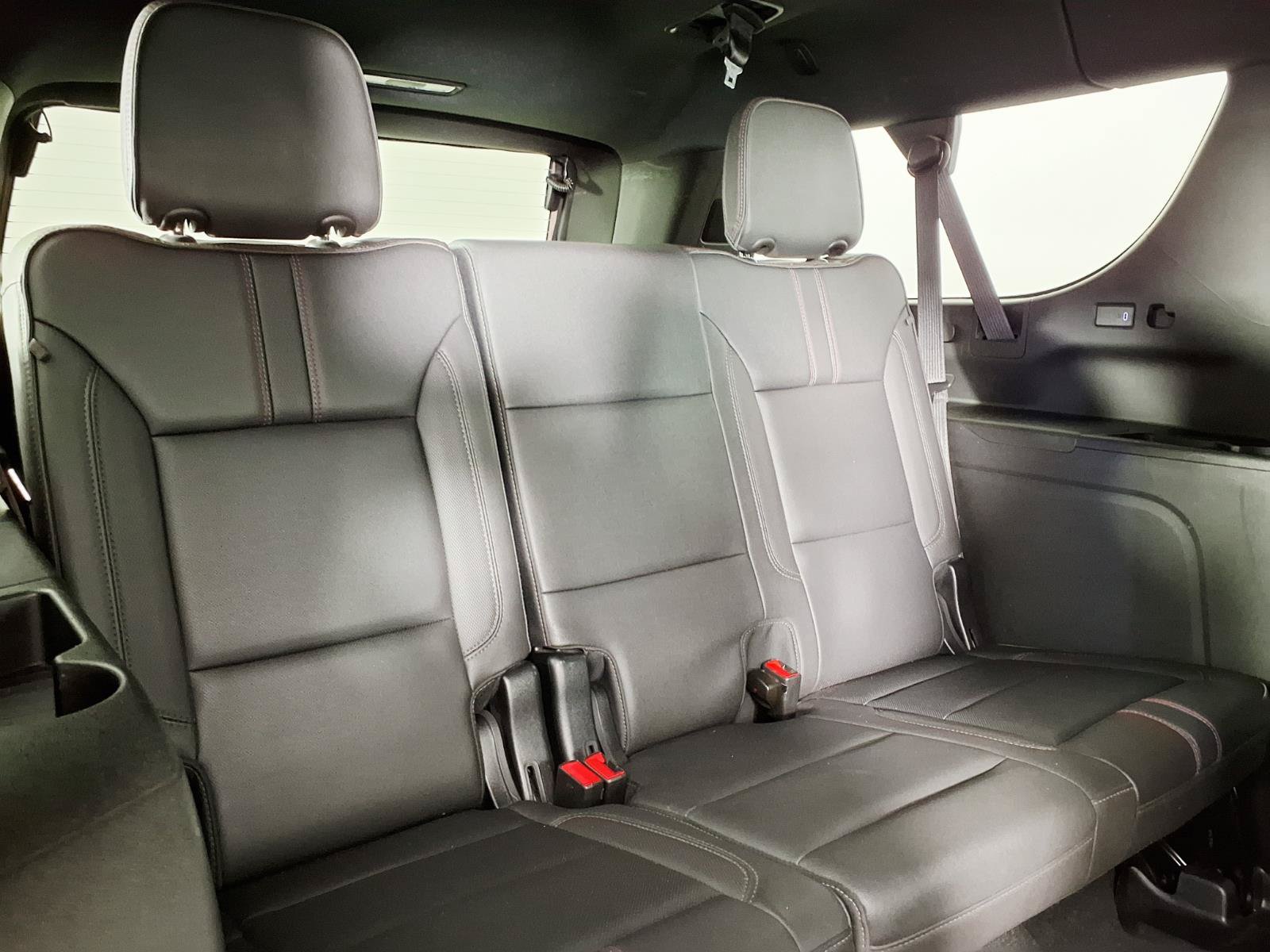 Used 2023 Chevrolet Suburban RST w/ Luxury Package AWD/4WD image 14