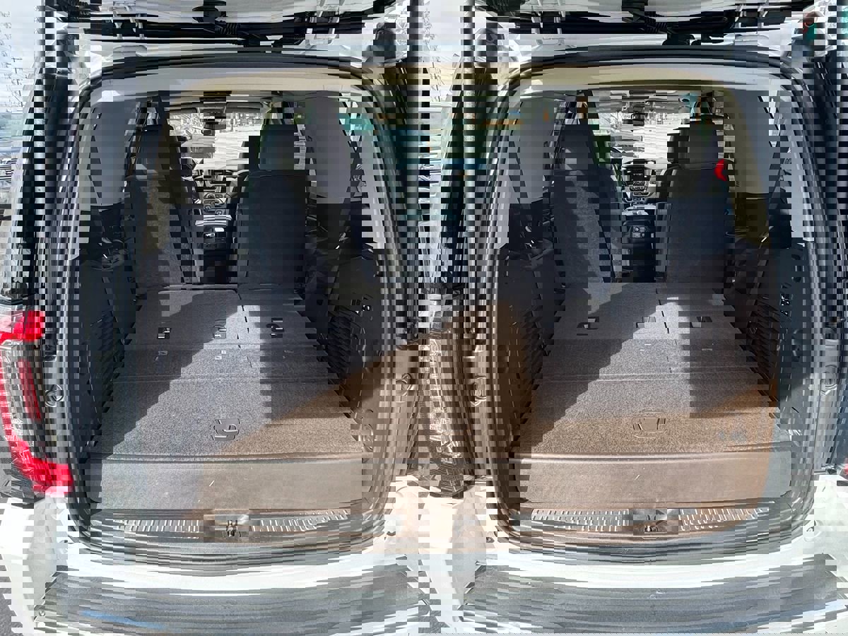 Used 2020 GMC Yukon Denali w/ Denali Ultimate Package AWD/4WD image 9