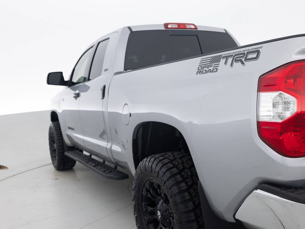 Used 2015 Toyota Tundra SR5 w/ SR5 Upgrade Package RWD image 13