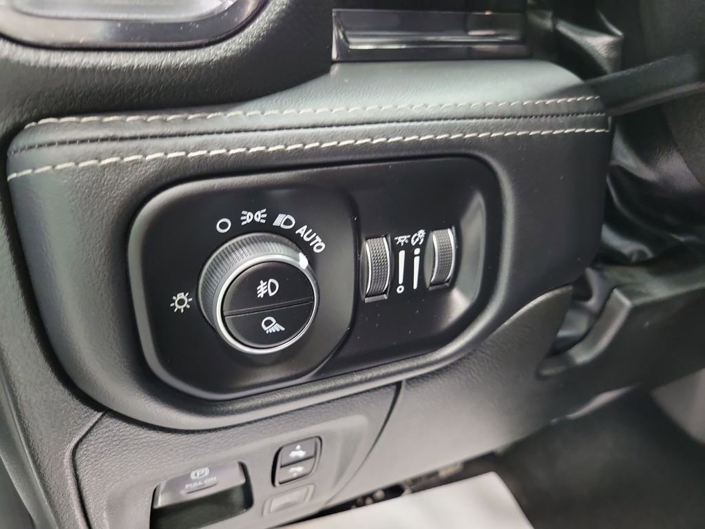 Used 2025 RAM 1500 Limited image 40