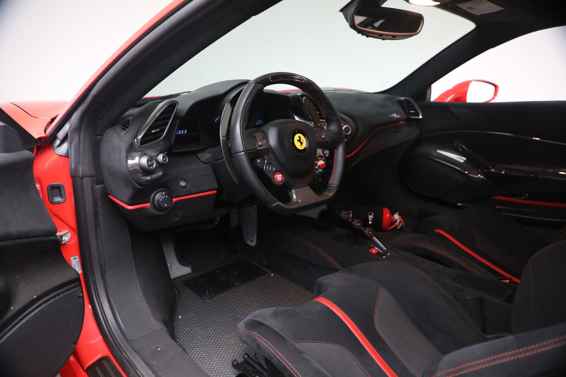 Certified 2019 Ferrari 488 Pista Coupe RWD image 15
