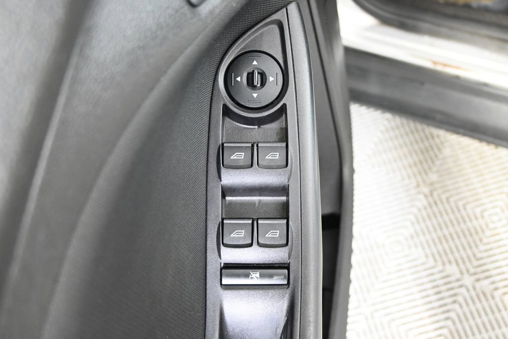 Used 2017 Ford Focus SE FWD image 19
