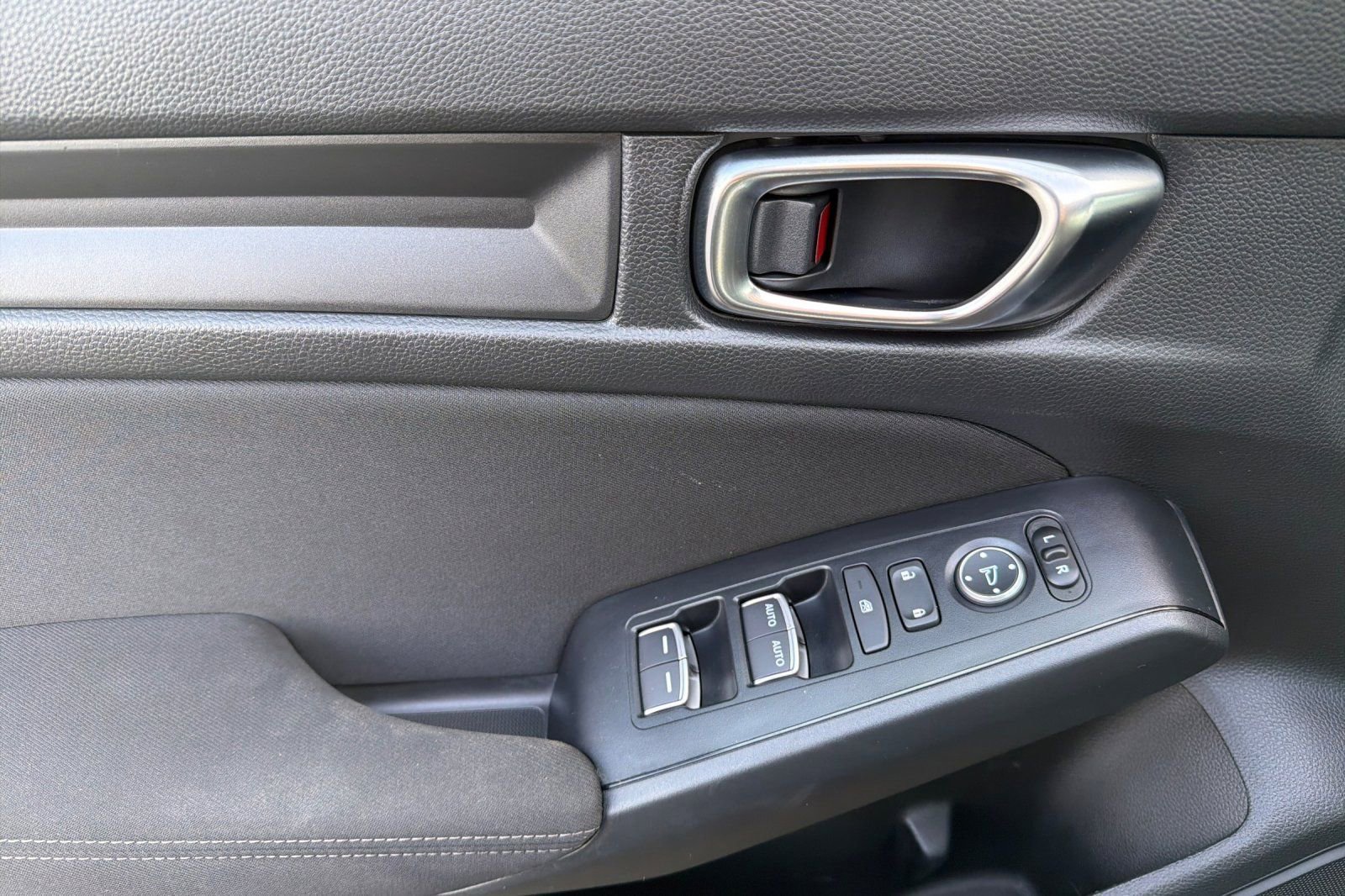 Used 2025 Honda Civic Sport image 10