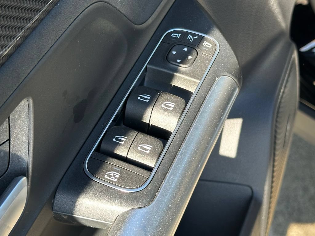New 2025 Mercedes-Benz GLA 35 AMG 4MATIC image 14