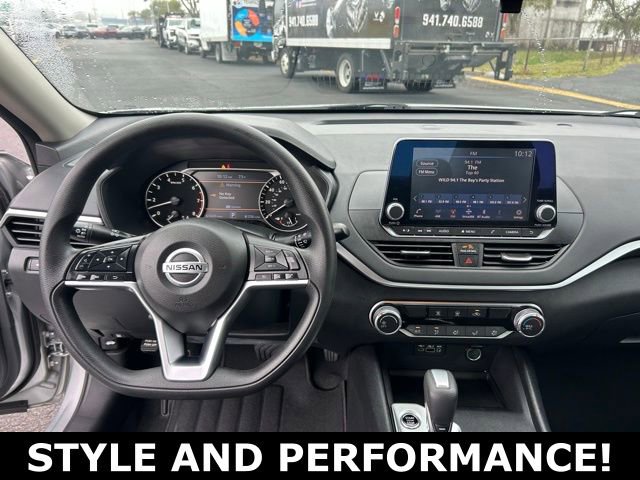 Used 2022 Nissan Altima 2.5 SV image 17