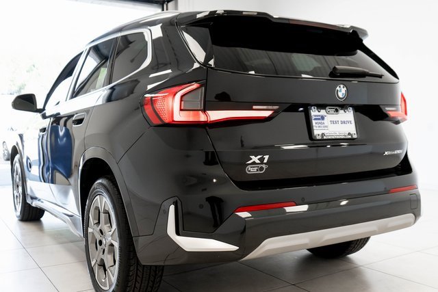 Used 2024 BMW X1 xDrive28i w/ Technology Package image 11