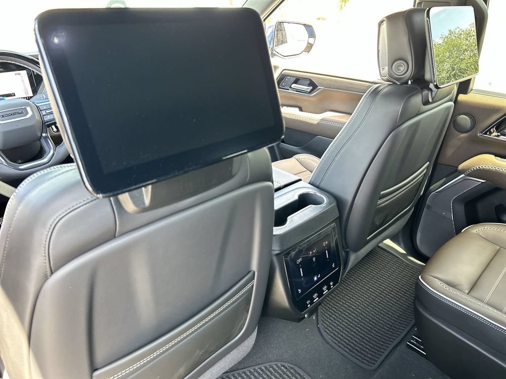 New 2026 GMC Yukon Denali Ultimate AWD/4WD image 36