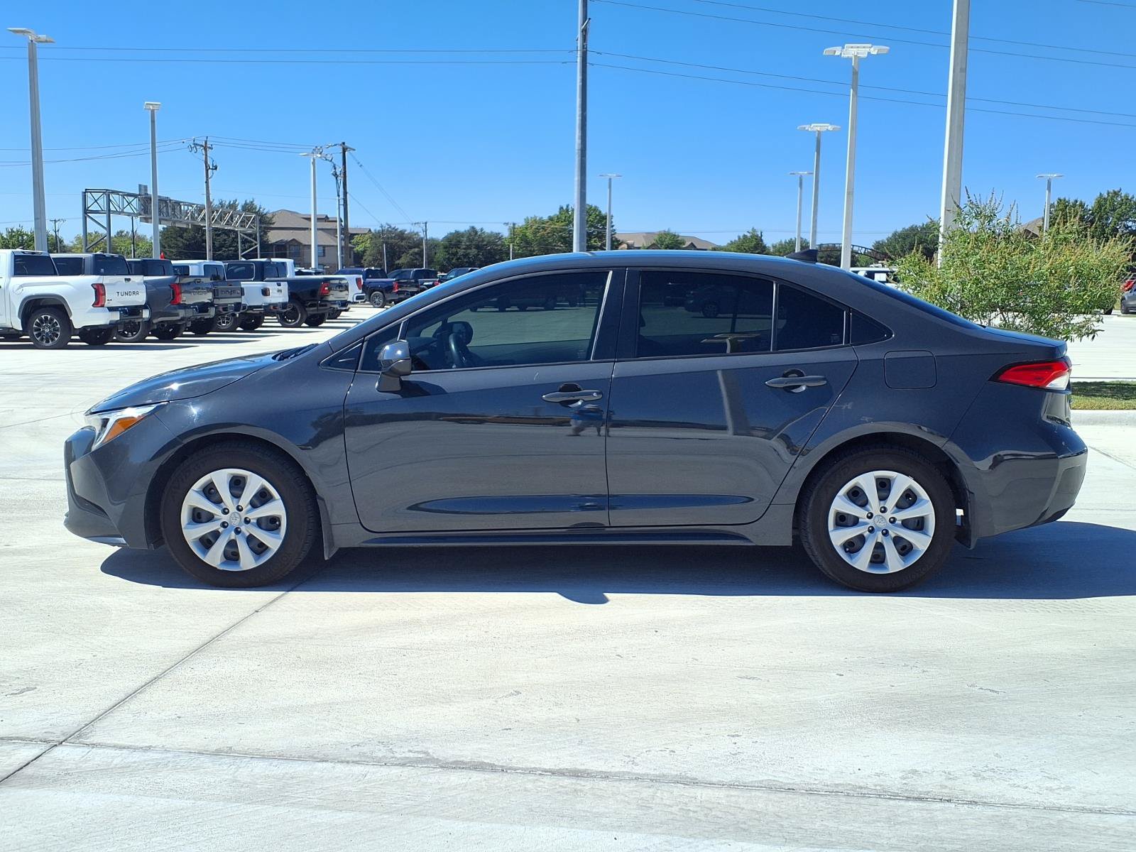 Used 2025 Toyota Corolla LE FWD image 6