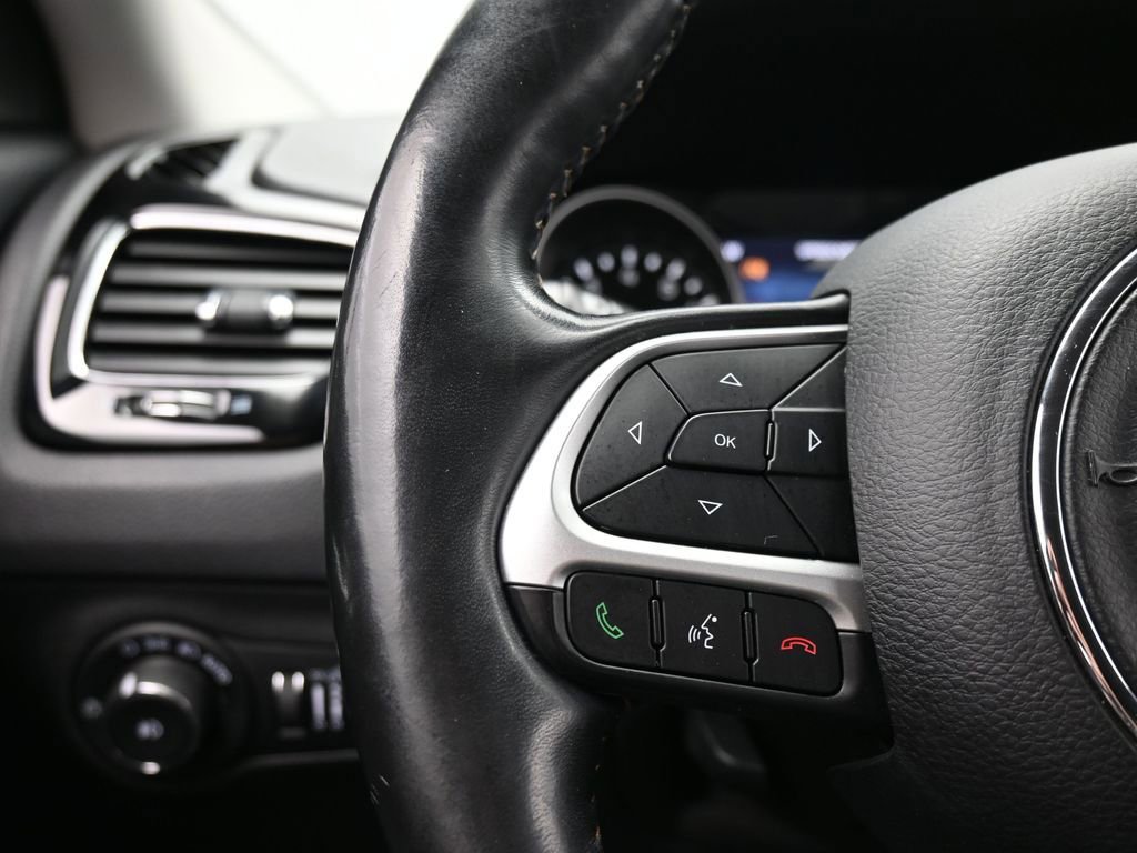 Used 2018 Jeep Compass Limited w/ Navigation Group AWD/4WD image 48
