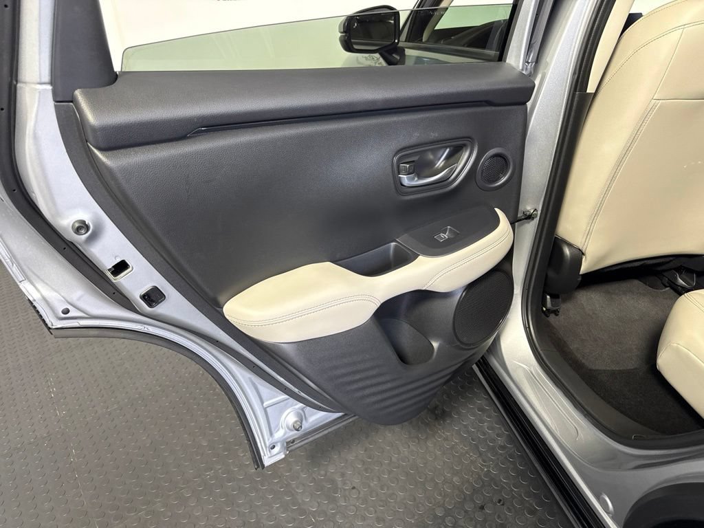 Used 2025 Honda HR-V EX-L image 12