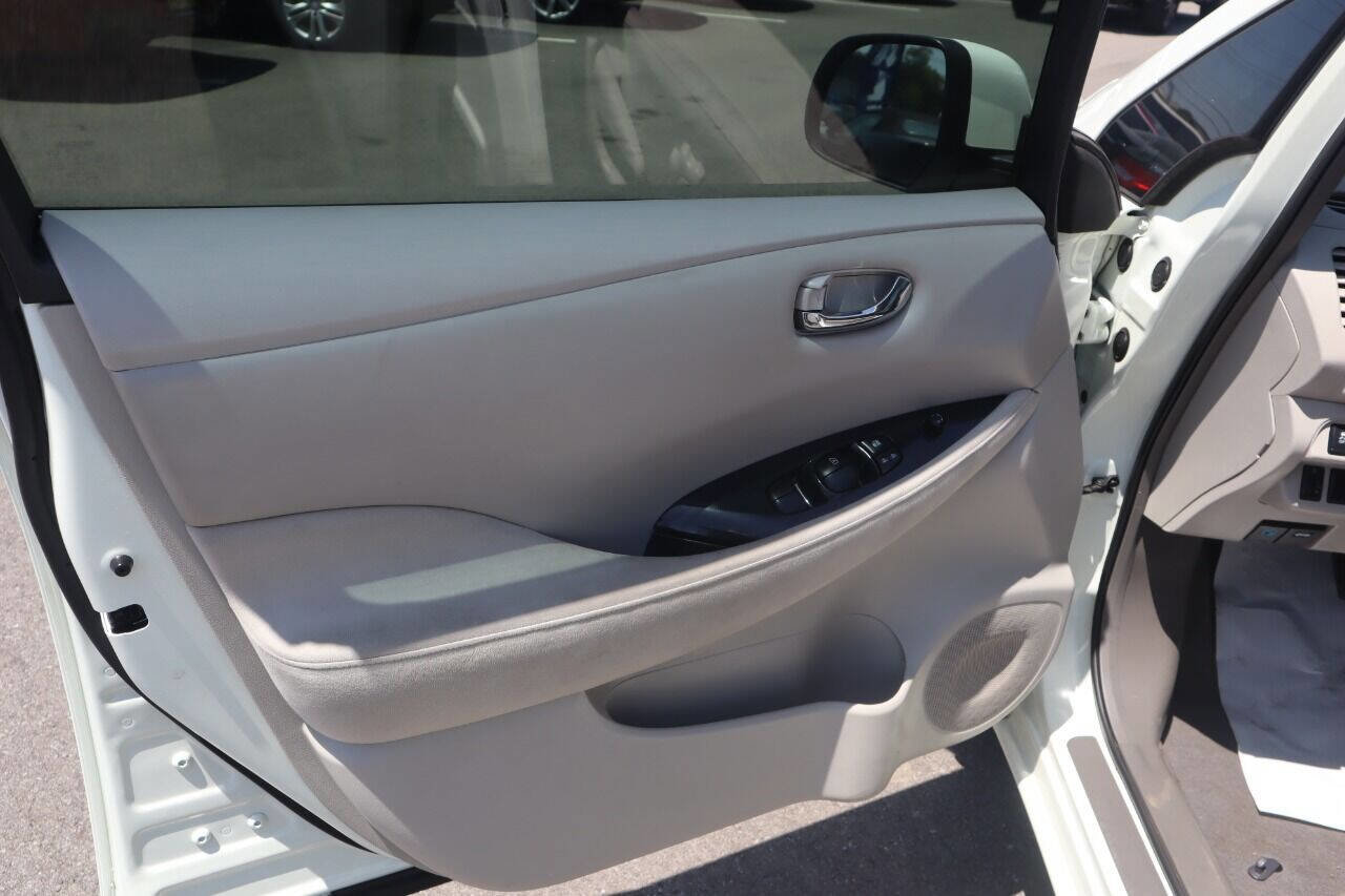 Used 2012 Nissan Leaf SL image 43