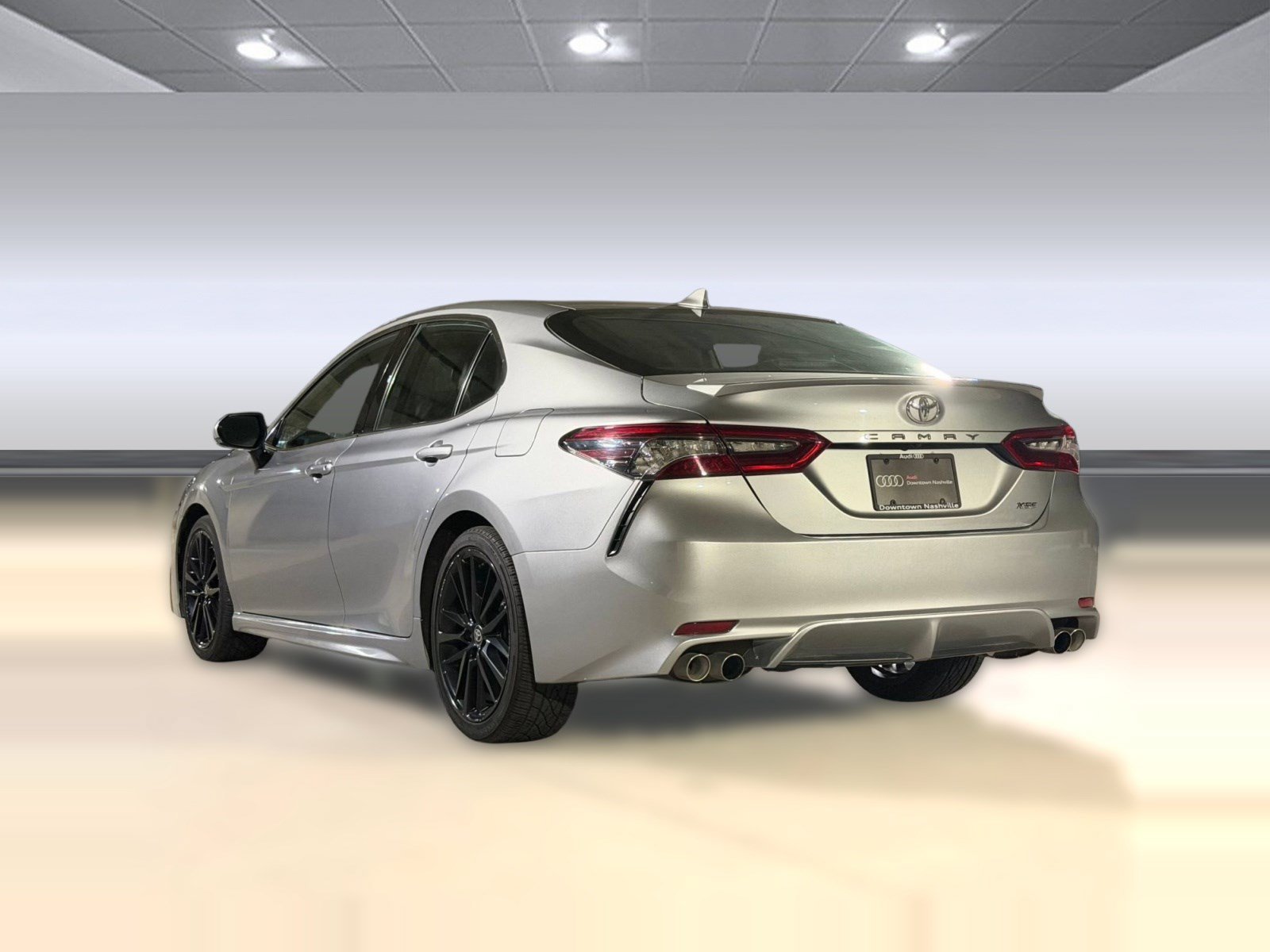 Used 2024 Toyota Camry XSE FWD image 3
